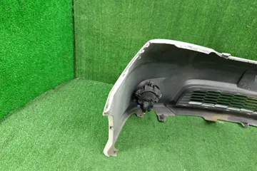 БАМПЕР НА TOYOTA ISIS ZGM10G