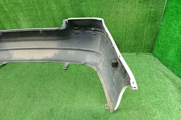 БАМПЕР НА TOYOTA AVENSIS AZT250