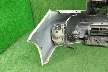 БАМПЕР НА TOYOTA PRIUS ZVW30