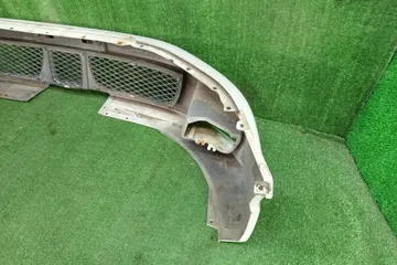 БАМПЕР НА MITSUBISHI LEGNUM EC3W