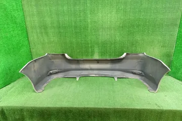 БАМПЕР НА TOYOTA COROLLA  AXIO NKE165