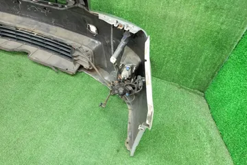 БАМПЕР НА TOYOTA PRIUS ZVW30