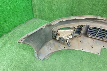 БАМПЕР НА MITSUBISHI LEGNUM EC1W