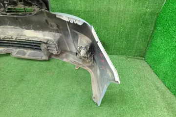 БАМПЕР НА TOYOTA PRIUS ZVW30