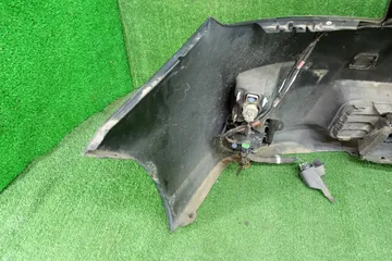 БАМПЕР НА TOYOTA PRIUS ZVW30