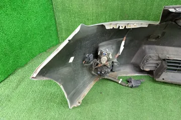 БАМПЕР НА TOYOTA PRIUS ZVW30