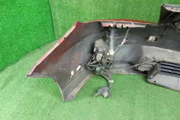 БАМПЕР НА TOYOTA PRIUS ZVW30
