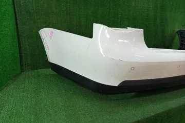 БАМПЕР НА VOLKSWAGEN JETTA 1K2
