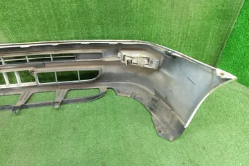 БАМПЕР НА TOYOTA COROLLA AE100