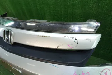 БАМПЕР НА HONDA STREAM RN1