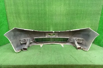 БАМПЕР НА TOYOTA ISIS ZNM10G