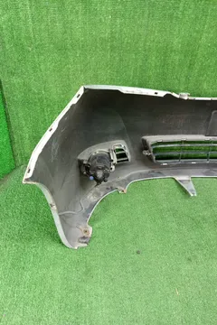 БАМПЕР НА TOYOTA ISIS ZNM10G