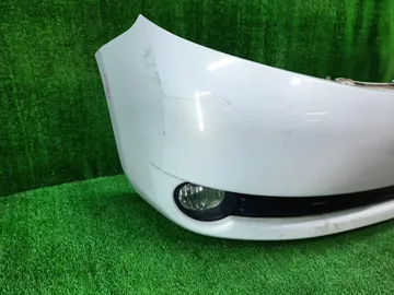 БАМПЕР НА TOYOTA ISIS ZNM10G