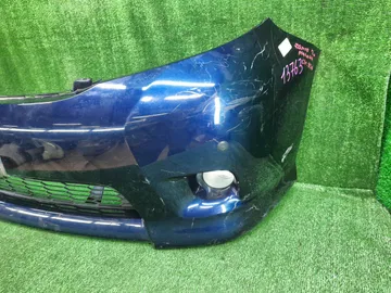 БАМПЕР НА TOYOTA ISIS ZGM10G