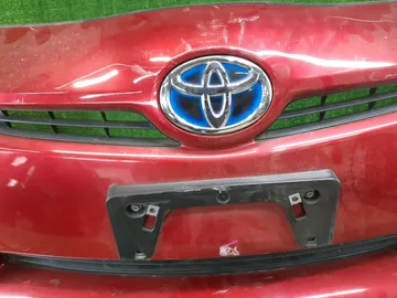 БАМПЕР НА TOYOTA PRIUS ZVW30