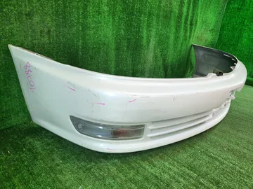 БАМПЕР НА TOYOTA CARINA ED ST202