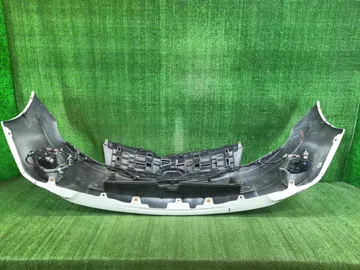 БАМПЕР НА TOYOTA PRIUS ZVW30