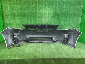 БАМПЕР НА TOYOTA PRIUS ZVW30