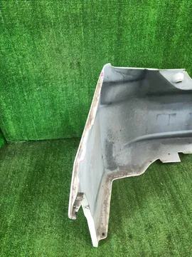 БАМПЕР НА TOYOTA PRIUS ZVW30