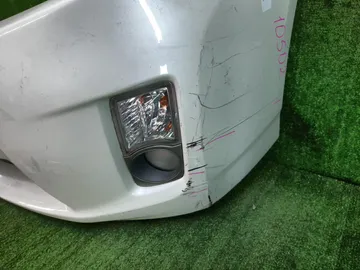 БАМПЕР НА TOYOTA PRIUS ZVW30