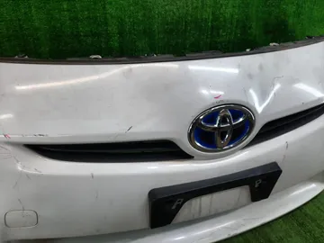 БАМПЕР НА TOYOTA PRIUS ZVW30