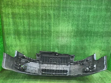 БАМПЕР НА AUDI A4 8E