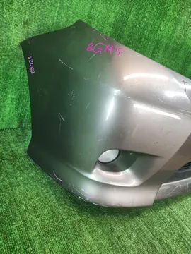 БАМПЕР НА TOYOTA ISIS ZNM10G