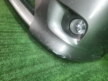 БАМПЕР НА TOYOTA ISIS ZNM10G