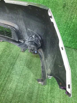 БАМПЕР НА TOYOTA ISIS ZNM10G