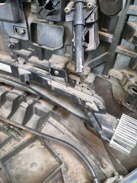 БАМПЕР НА VOLVO V40 MV