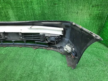 БАМПЕР НА NISSAN GLORIA HY34