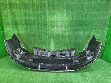 БАМПЕР НА TOYOTA PRIUS ZVW30