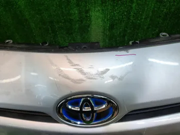 БАМПЕР НА TOYOTA PRIUS ZVW30