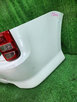 БАМПЕР НА TOYOTA ISIS ZNM10G