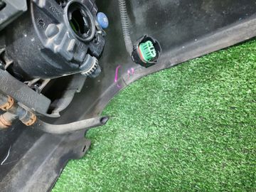 БАМПЕР НА TOYOTA PRIUS ZVW30