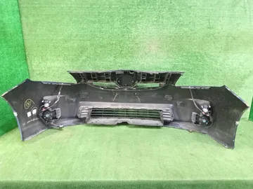 БАМПЕР НА TOYOTA PRIUS ZVW30