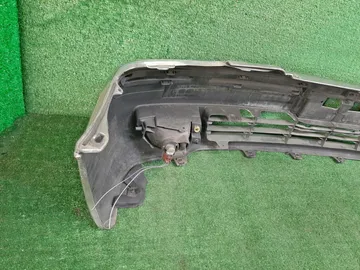 БАМПЕР НА TOYOTA PROGRES JCG10