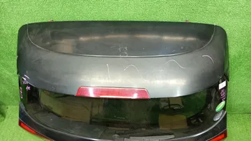 ДВЕРЬ ПЯТАЯ НА HONDA VEZEL RU3
