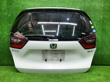 ДВЕРЬ ПЯТАЯ НА HONDA FIT GR3
