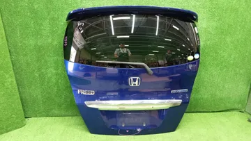 ДВЕРЬ ПЯТАЯ НА HONDA FREED GP3