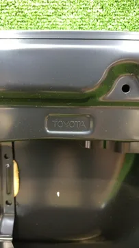 ДВЕРЬ ПЯТАЯ НА TOYOTA LAND CRUISER UZJ200