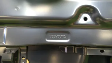 ДВЕРЬ ПЯТАЯ НА TOYOTA LAND CRUISER UZJ200