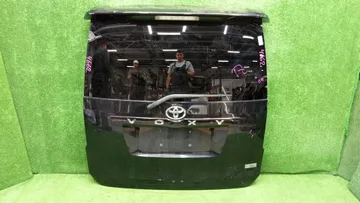 ДВЕРЬ ПЯТАЯ НА TOYOTA VOXY ZRR70G