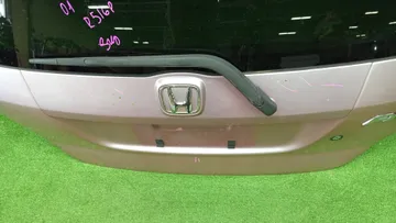 ДВЕРЬ ПЯТАЯ НА HONDA FIT GD1