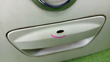 ДВЕРЬ ПЯТАЯ НА NISSAN TIIDA C11