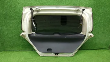 ДВЕРЬ ПЯТАЯ НА NISSAN TIIDA C11