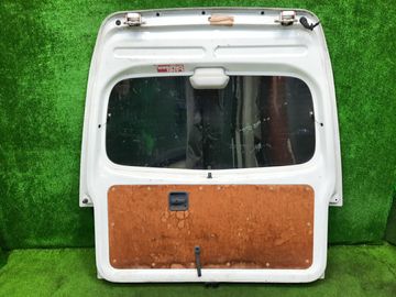 ДВЕРЬ ПЯТАЯ НА MAZDA BONGO SK82V