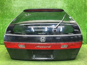 ДВЕРЬ ПЯТАЯ НА HONDA ACCORD CF6