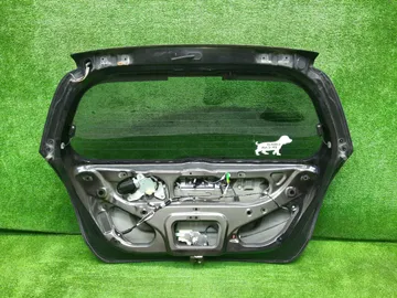 ДВЕРЬ ПЯТАЯ НА HONDA FIT GD1