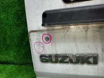 ДВЕРЬ ПЯТАЯ НА SUZUKI JIMNY JB23W